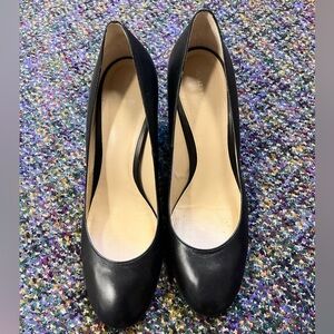 Stuart Weitzman black leather heel size 10.5